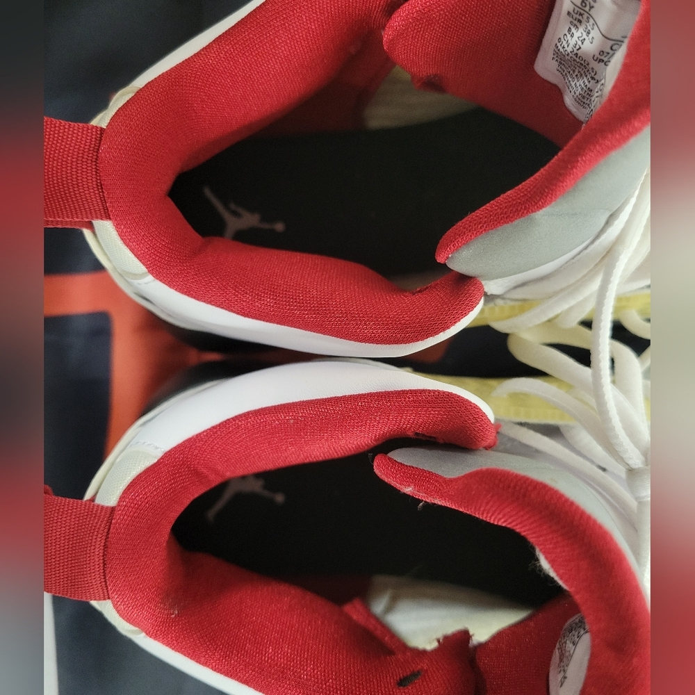 Nike Air Jordan Maxin 200 White Red Black Basketball Shoes With Box, 6 Youth - Picture 8 of 9